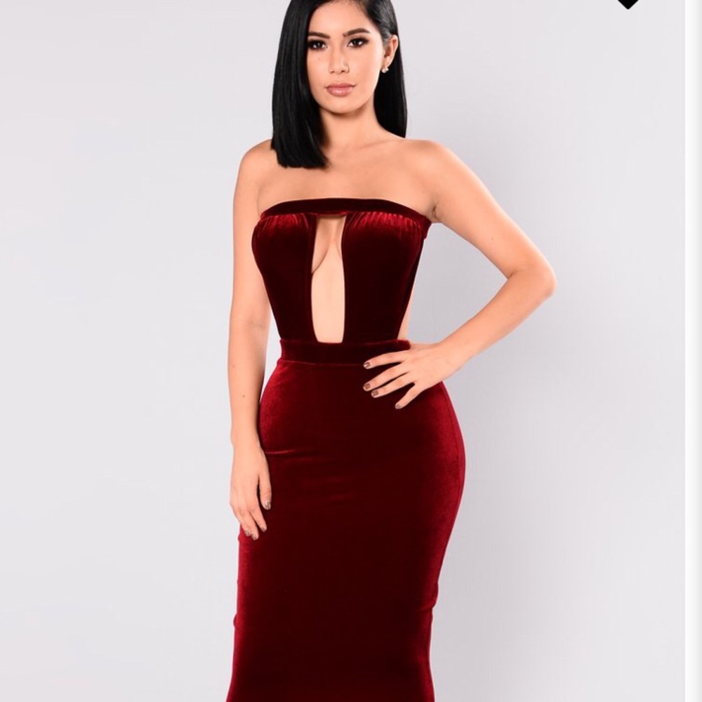 💢NOT FOR SALE💢 Looking for this dress!!
